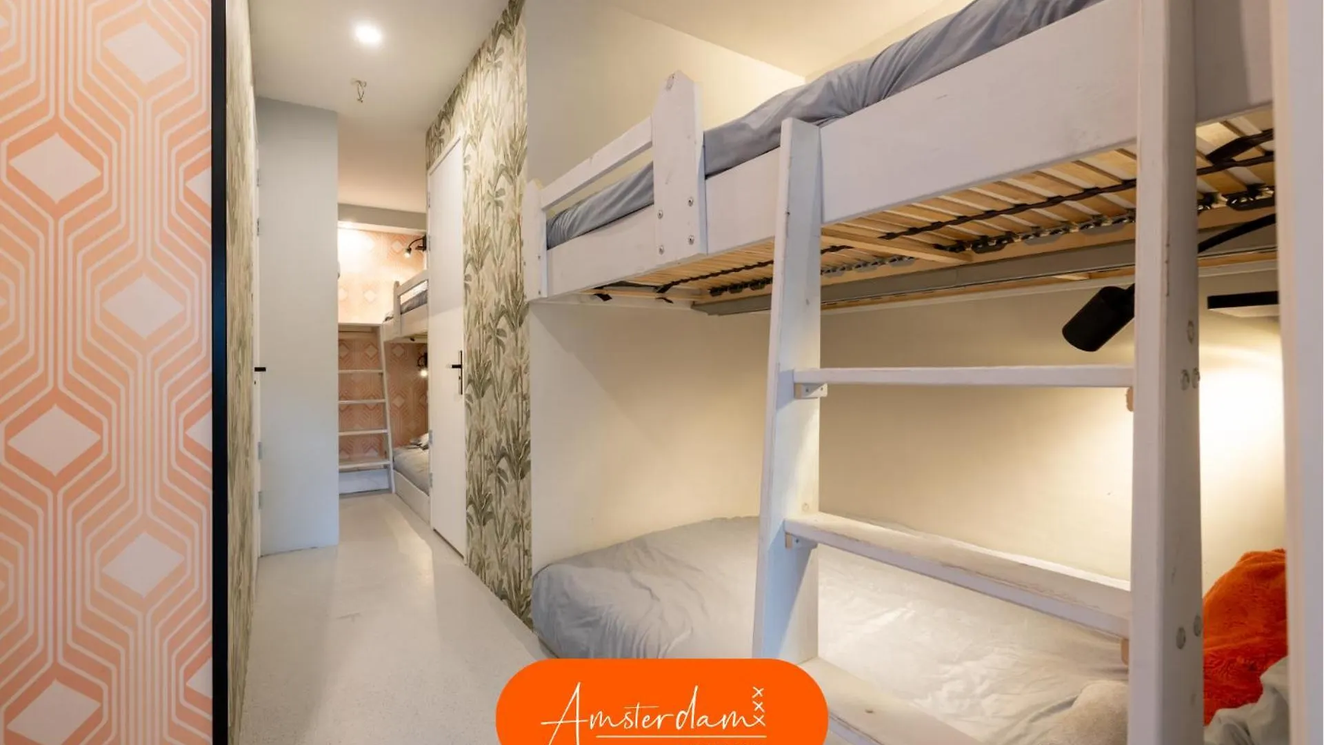 Amsterdam Group Stay - 26 Beds - Jacuzzi & Sauna Zwanenburg Netherlands