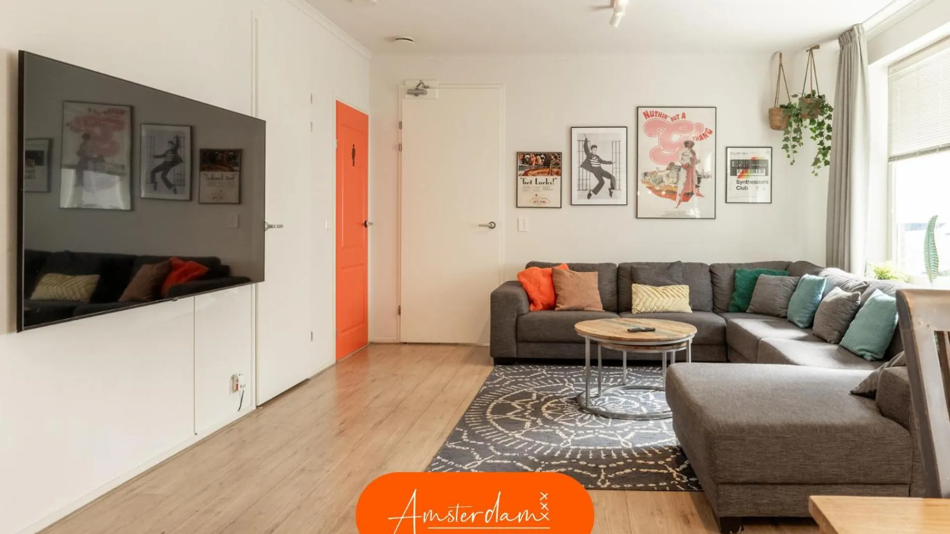 Amsterdam Group Stay - 26 Beds - Jacuzzi & Sauna Zwanenburg Villa